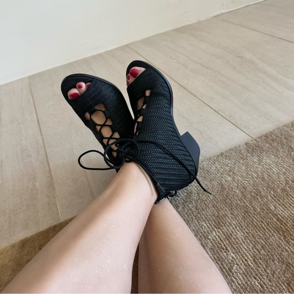 EILEEN FISHER Peep Booties Sandal Black Leather Lace Up Heels Size 9 - Picture 3 of 9